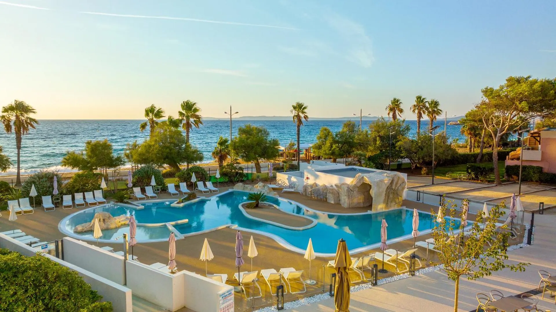 Hotel Club Oustal Del Mar Le Lavandou 4*,  France